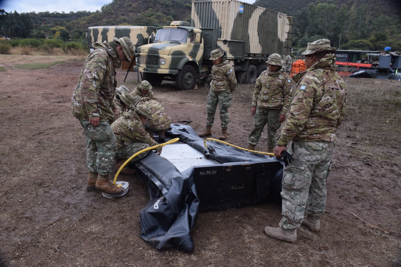 Salta: Ejercicios en el dique Cabra Corral por la Vta Brigada de Montaña 1