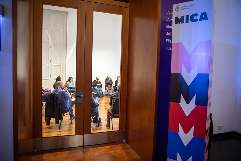 Reunión de programadores y productores de teatro en el MICA