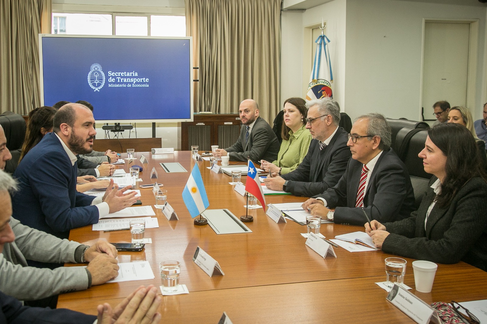 Argentina y Chile trabajan en conjunto para mejorar las condiciones del transporte internacional terrestre