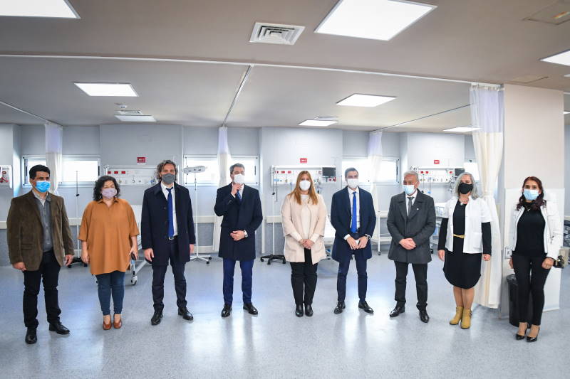 El jefe de Gabinete de Ministros de la Nación, Santiago Cafiero, participó hoy en la provincia de San Juan de la inauguración del nuevo hospital de 25 de Mayo en Santa Rosa, junto a la ministra de Salud de la Nación, Carla Vizzotti, y el gobernador, Sergio Uñac.