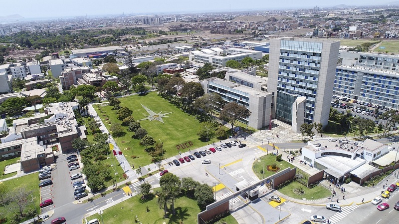 Pontificia Universidad Católica del Perú