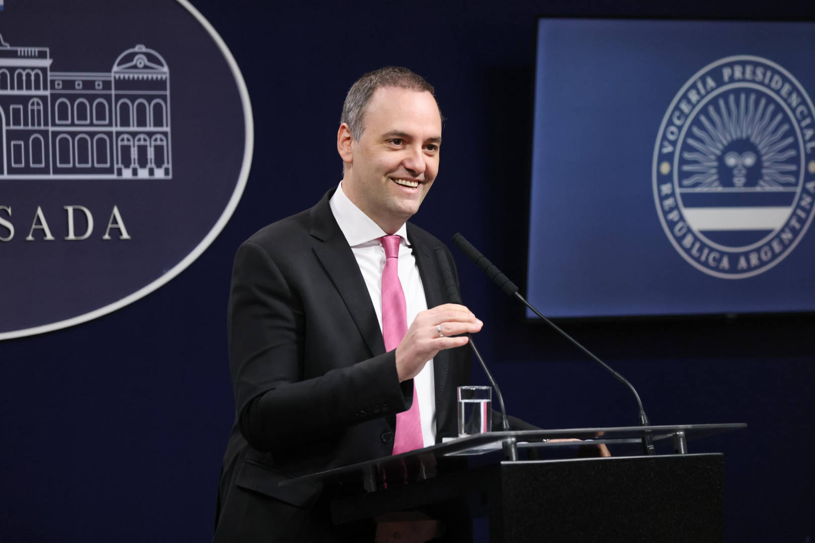 El Vocero Presidencial brindó su conferencia de prensa matutina.