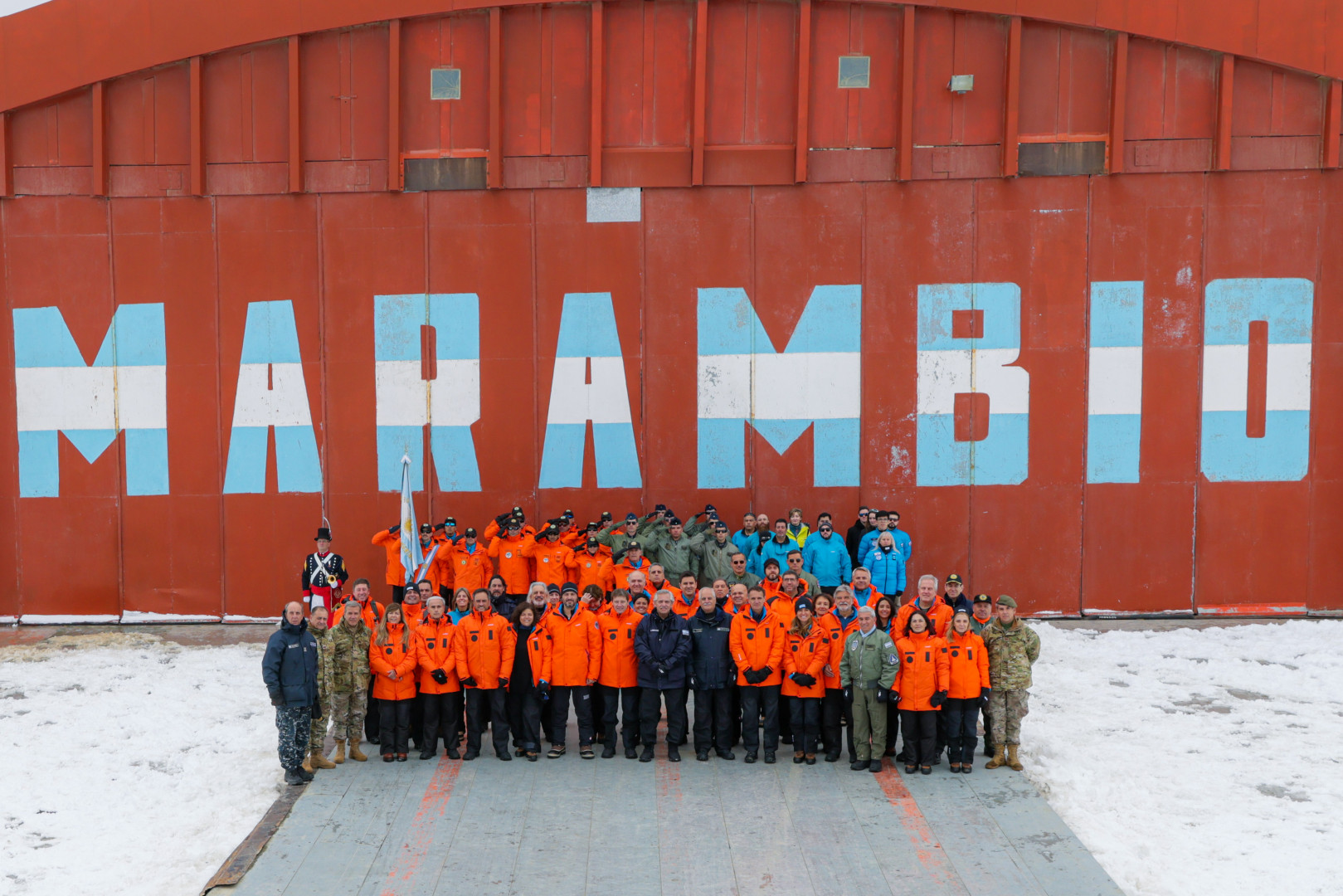 Visita a la Base Marambio, en el marco del Día de la Antártida Argentina, que conmemora el 119° aniversario de presencia ininterrumpida de nuestro país en continente Antártico.