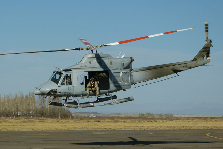 Bell 412 en el Ejercicio Glaciar 2021