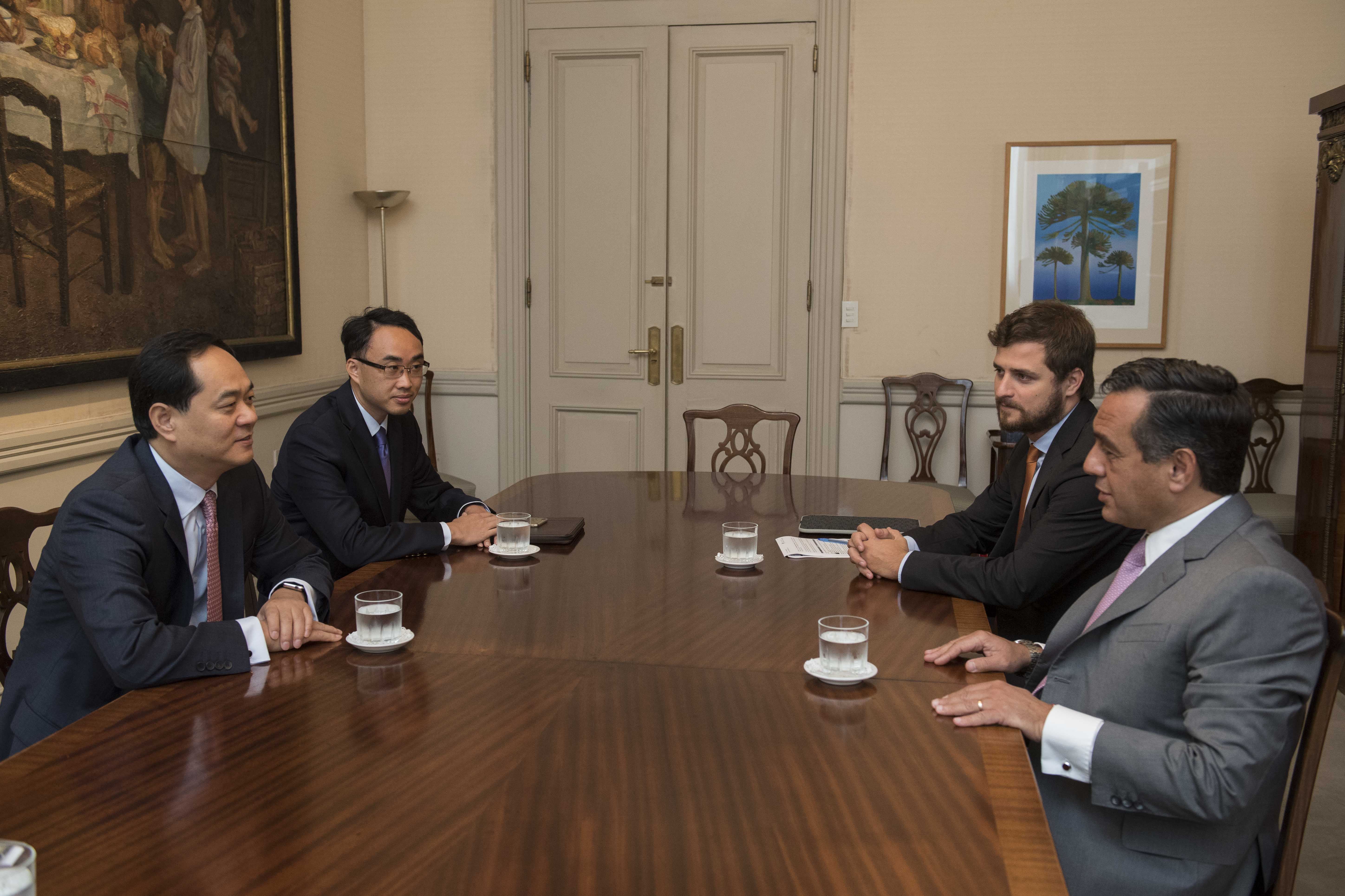 Finocchiaro recibió al Embajador de China