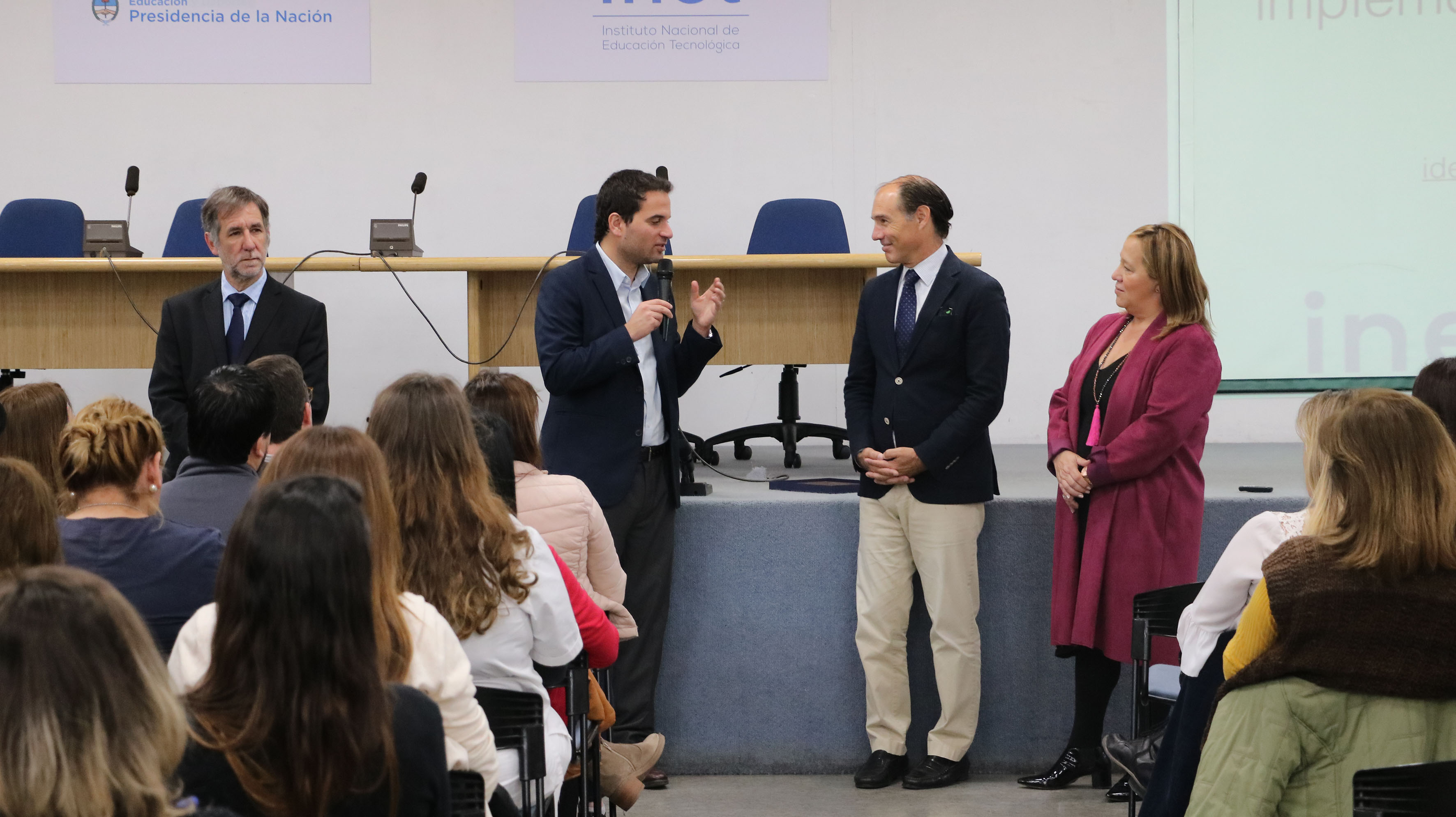 Conferencia sobre simulación clínica en Enfermería como estrategia educativa