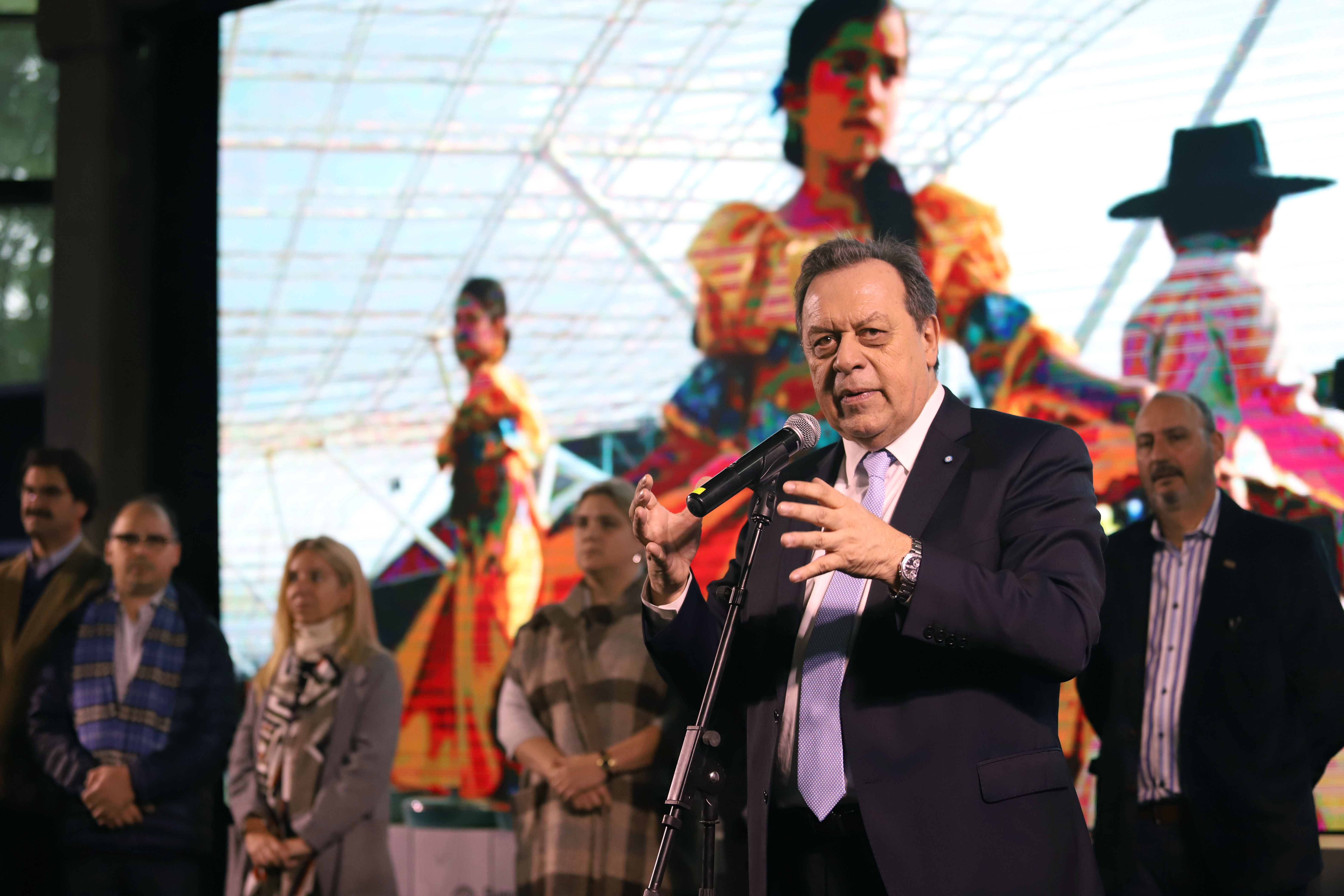 Santos en apertura de Caminos y Sabores - feria en La Rural 