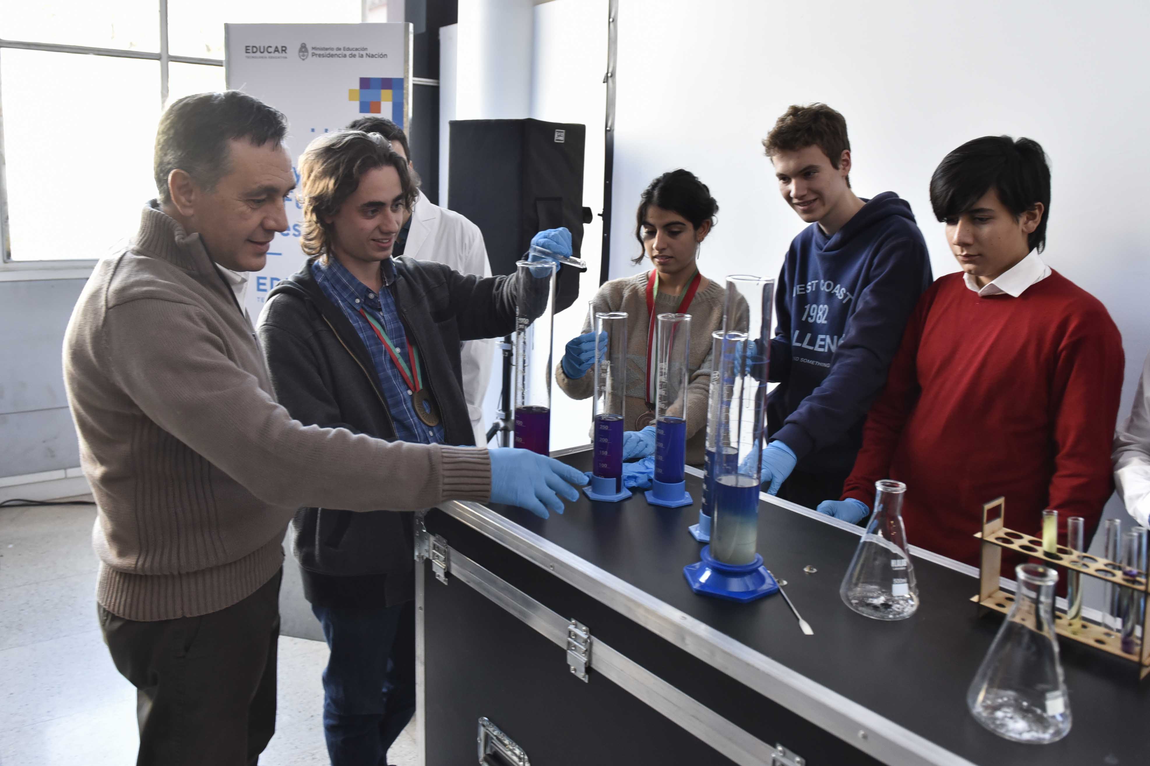 Orgullo argentino: estudiantes ganaron las olimpíadas internacionales de Biología, Química y Física