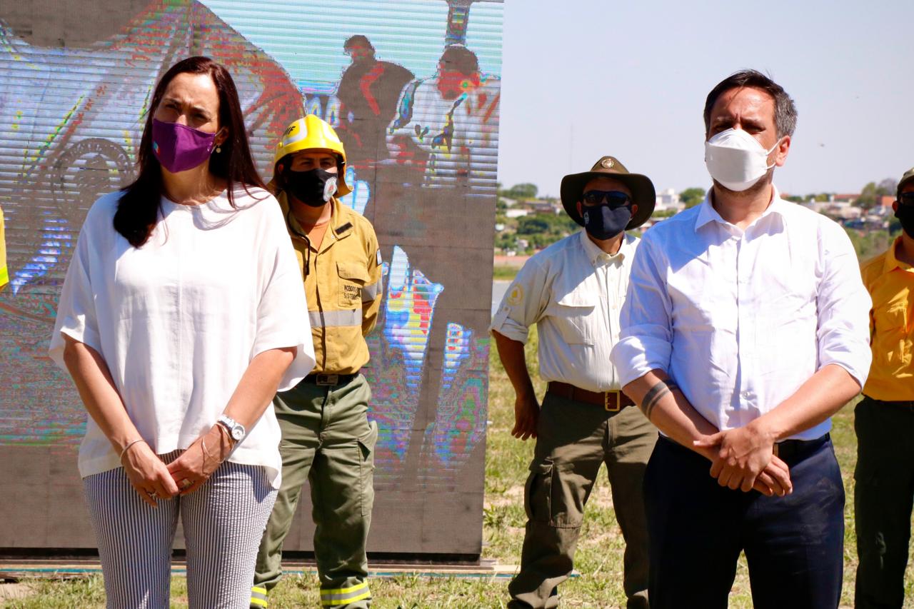 Santa Fe: Cabandié entregó equipamiento para los faros de conservación