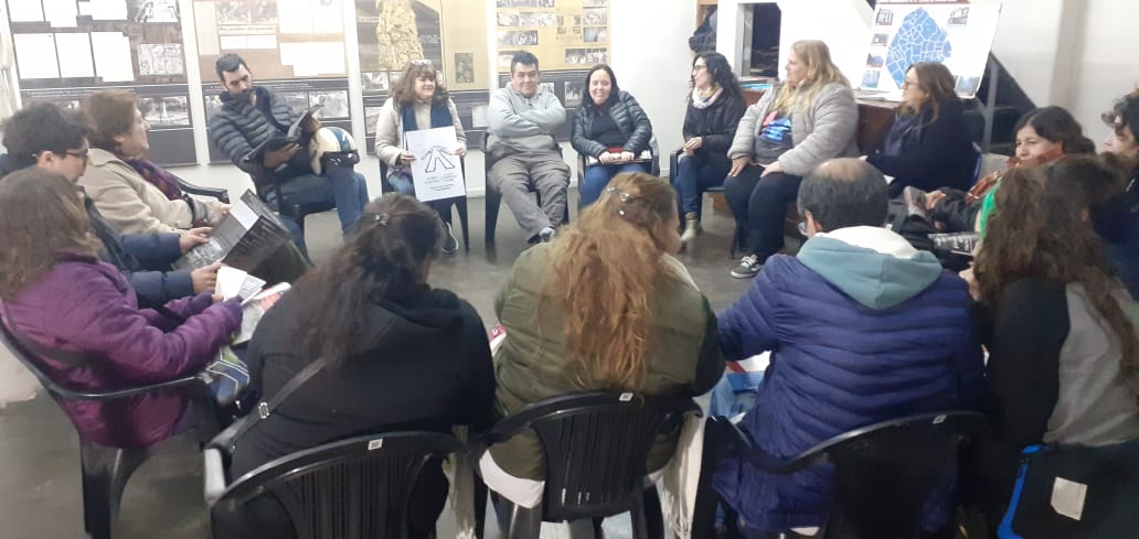 Visita de integrantes del sindicato Unión de Trabajadores de la Educacion (UTE) al Espacio para la Memoria y la Promoción de los Derechos Humanos ex centro clandestino de detención, tortura y exterminio (CCDTyE) "Club Atlético"